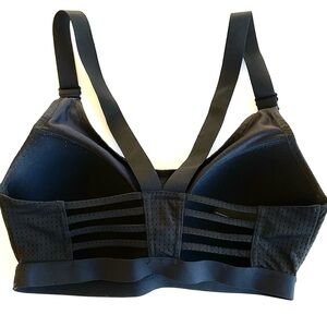 Victoria Sport Black Strappy Sports Bra Size 32DD